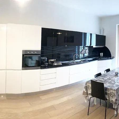 Deluxe Sassi Di Apartment *